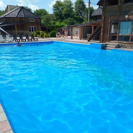 Готельно-ресторанний комплекс ХАП-ОК Бродки Екстер'єр фото
